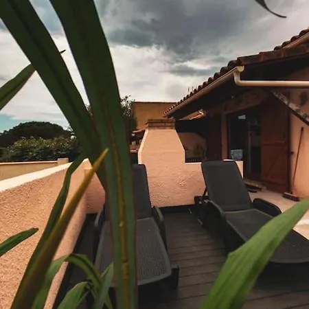 בית נופש Petite Maison, Toute Equipee A 600m De La Mer פלורי